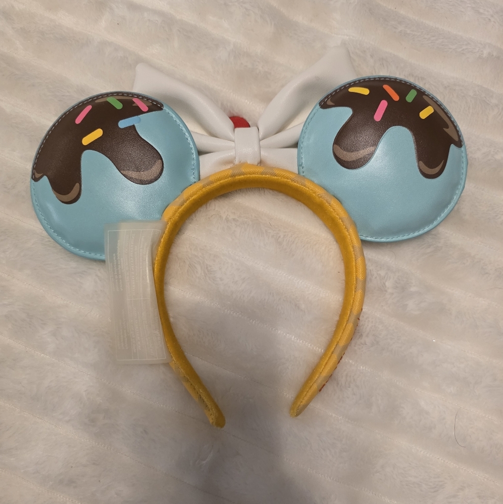 Official Loungefly Disney Mickey Mouse Ears (2 Styles) - Picture 3 of 6